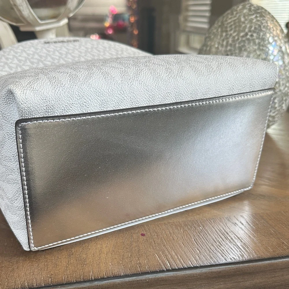 MICHAEL Michael Kors White Signature MK Dome Backpack - Picture 6 of 8